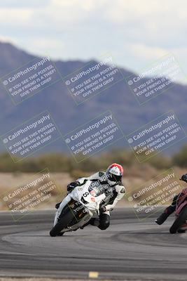 media/Nov-16-2025-Race Pace (Sun) [[8c5fa54630]]/Non Verified Riders (1st 20 Minutes)/5-Turn 15 (110pm)/